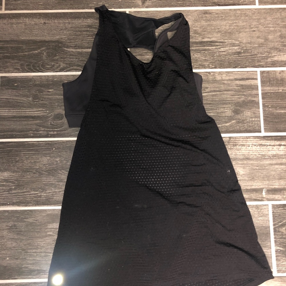 Backless workout top